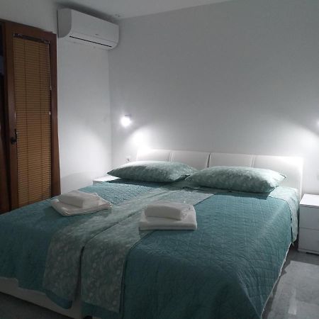 Guest House Bocac Sali Exterior foto